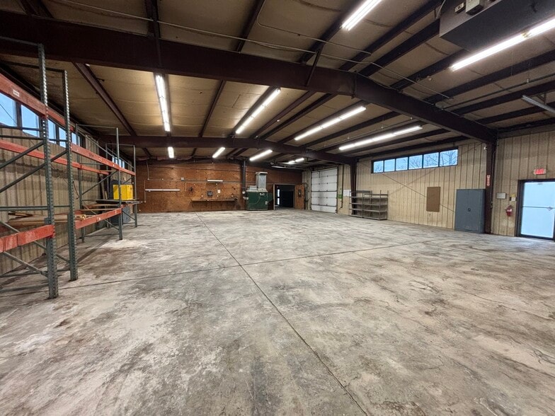 More Photos Of 4155 Gibson Dr, Tipp City Manufacturing For Sale