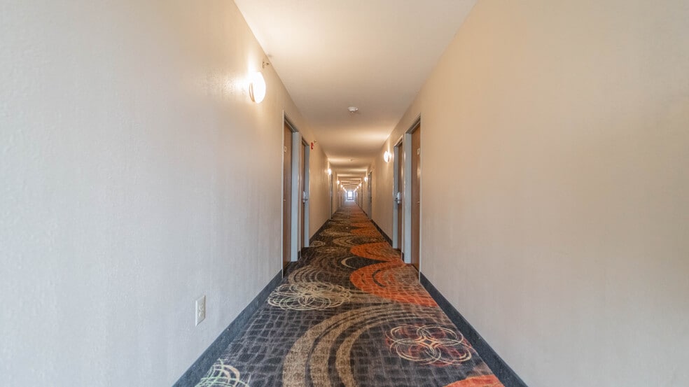 More Photos Of 3005 John Howell Dr, Valparaiso Hotel For Sale