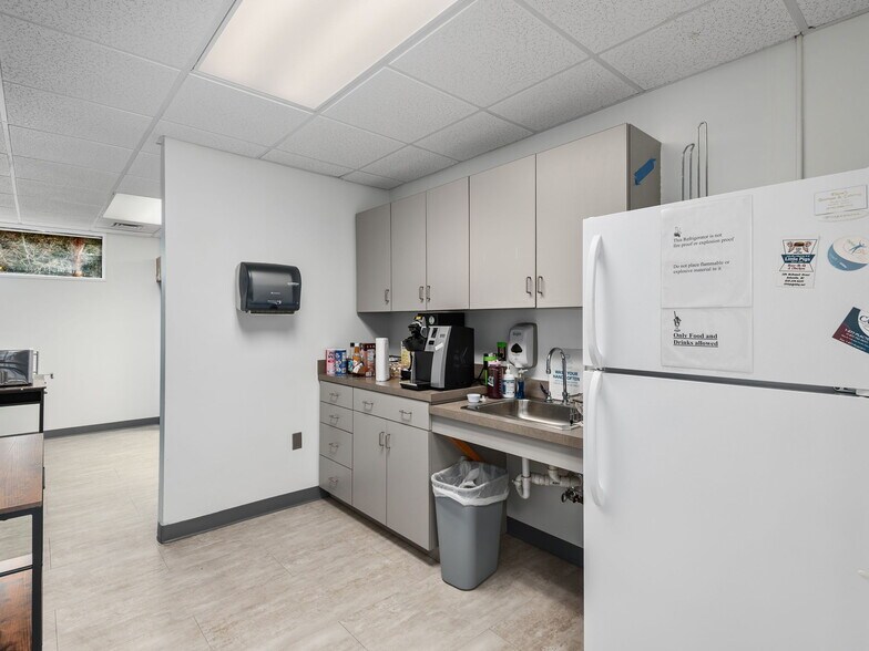 More Photos Of 7 McDowell St, Asheville Medical For Sale