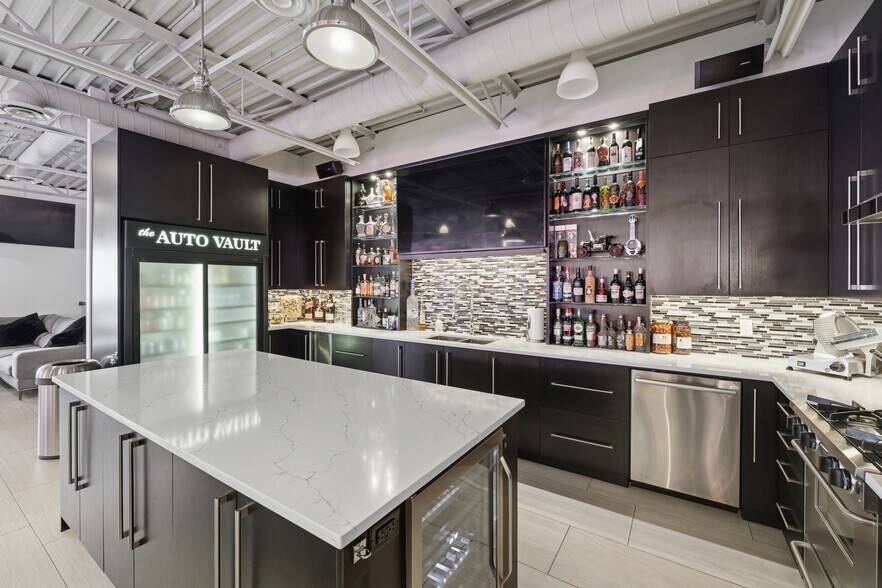 More Photos Of 935 Sherwood Ave, Coquitlam Warehouse For Sale