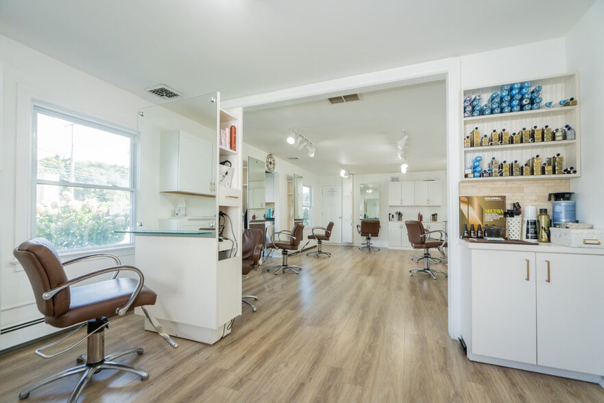 More Photos Of 1830 Western Ave, Albany Freestanding For Sale