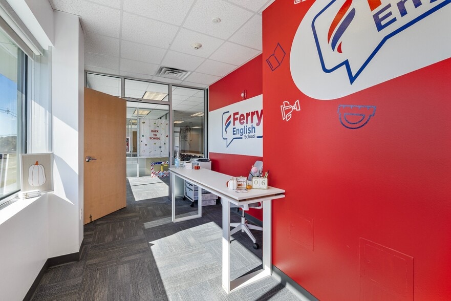 More Photos Of 251-255 Andover St, Peabody Storefront For Lease