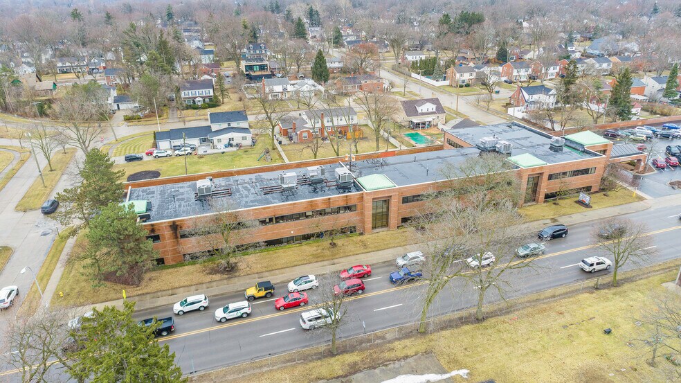 More Photos Of 1695 W Twelve Mile Rd, Berkley Medical For Lease
