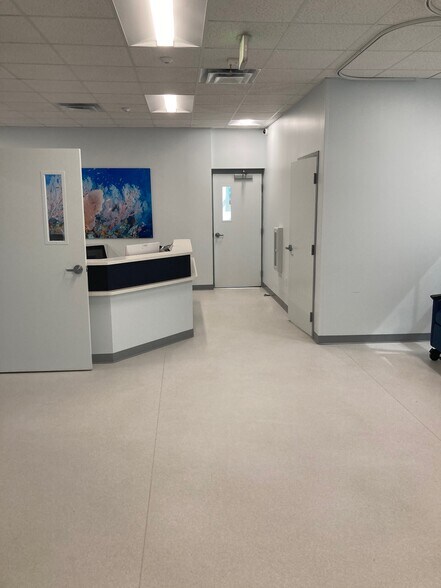 More Photos Of 6637 Gunn Hwy, Tampa Medical For Lease
