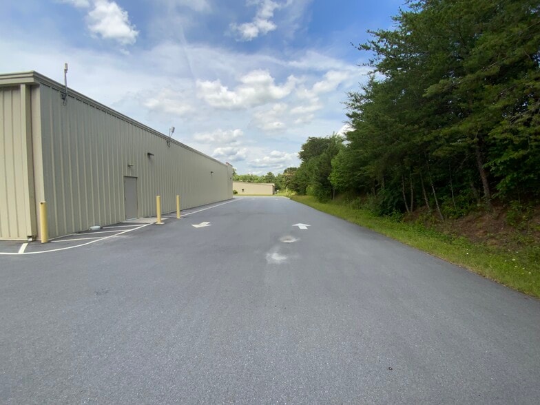 More Photos Of 104 Hwy 64 E, Hayesville Freestanding For Sale