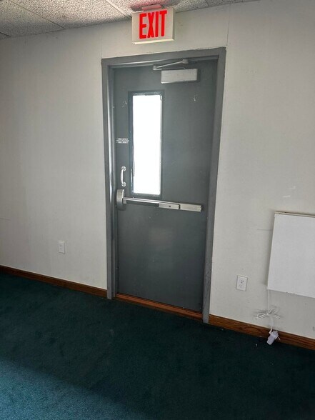 More Photos Of 3375 Merriam St, Muskegon Office For Lease