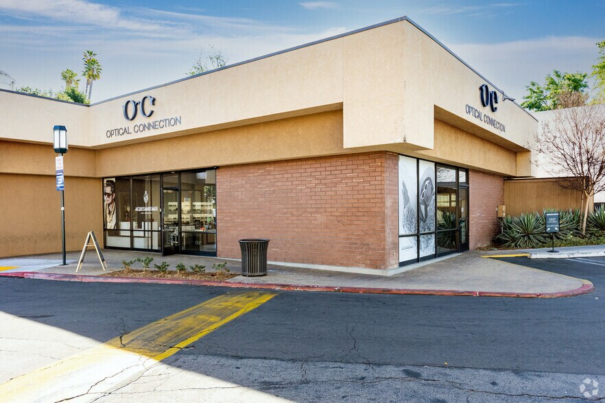 More Photos Of 11976-11996 Ventura Blvd, Studio City General Retail For Lease