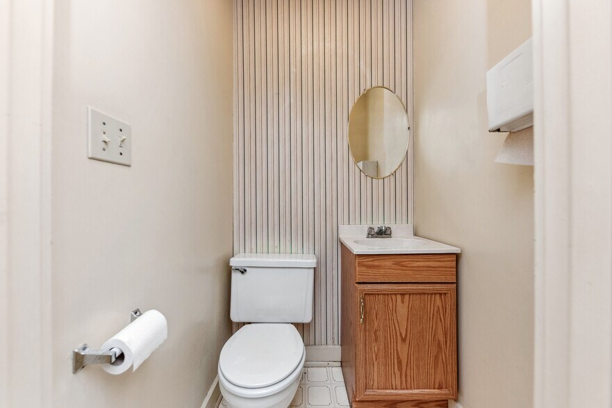 More Photos Of 301 N Main St, Georgetown Healthcare For Sale