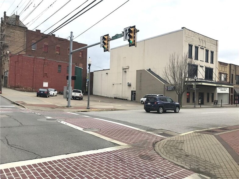 More Photos Of 422 Market St, Parkersburg Office For Sale
