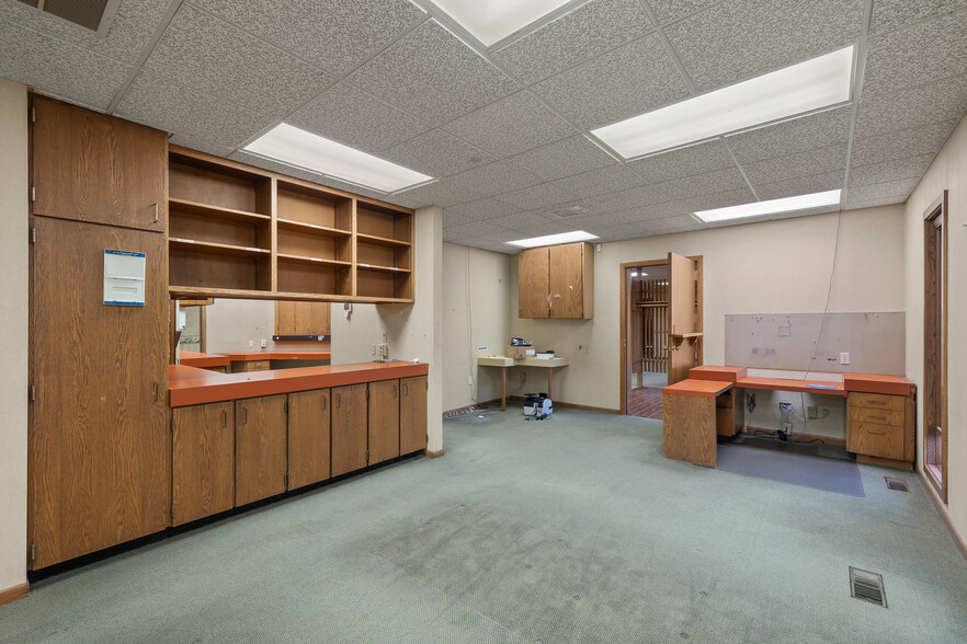 More Photos Of 370 Cline Ave, Mansfield Office Residential For Lease