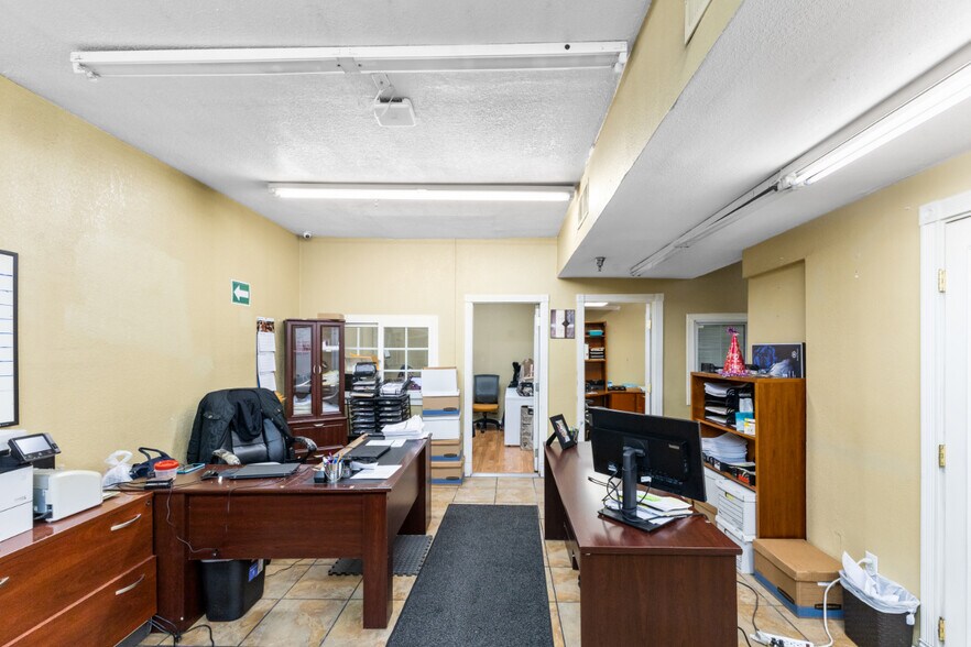 More Photos Of 1601 E 4th Ave, El Paso Industrial For Sale