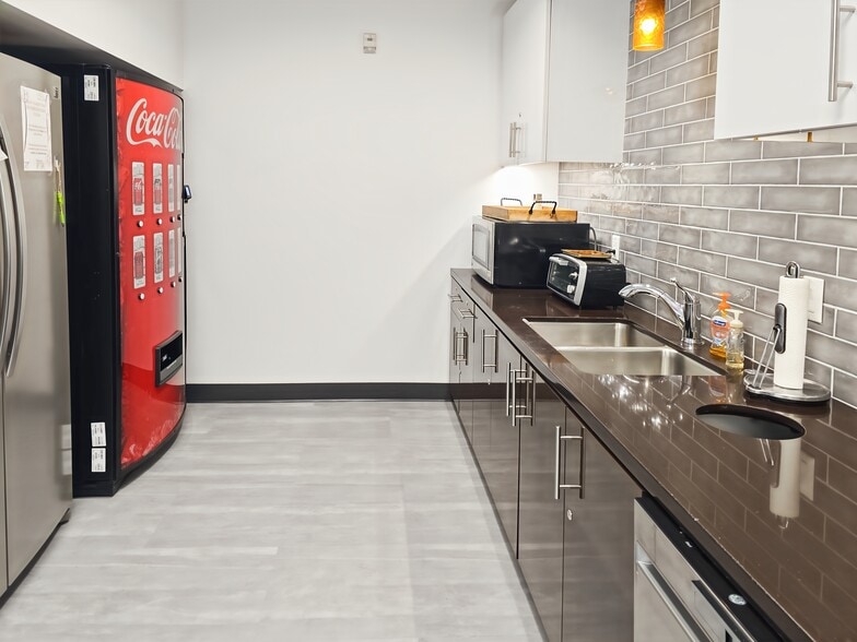 More Photos Of 1915 NE Stucki Ave, Beaverton Coworking Space