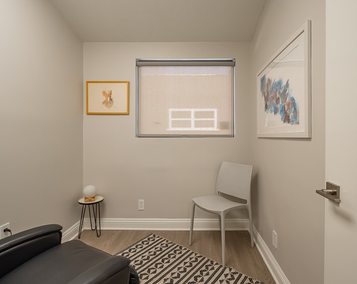 More Photos Of 10724 Riverside Dr, North Hollywood Medical For Lease