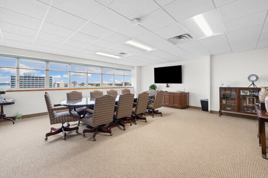 More Photos Of 500 N Water St, Corpus Christi Office For Lease