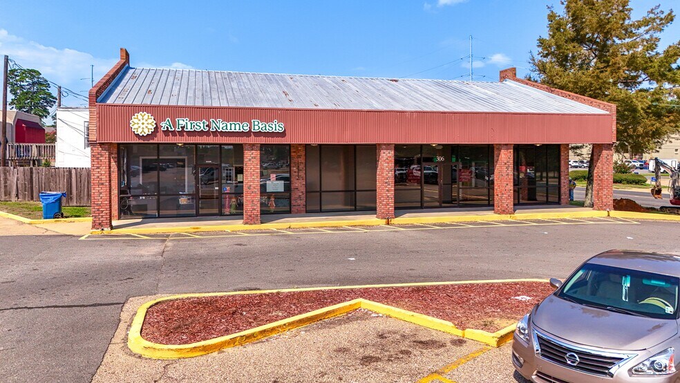 More Photos Of 308-348 Homer Rd, Minden Storefront For Sale