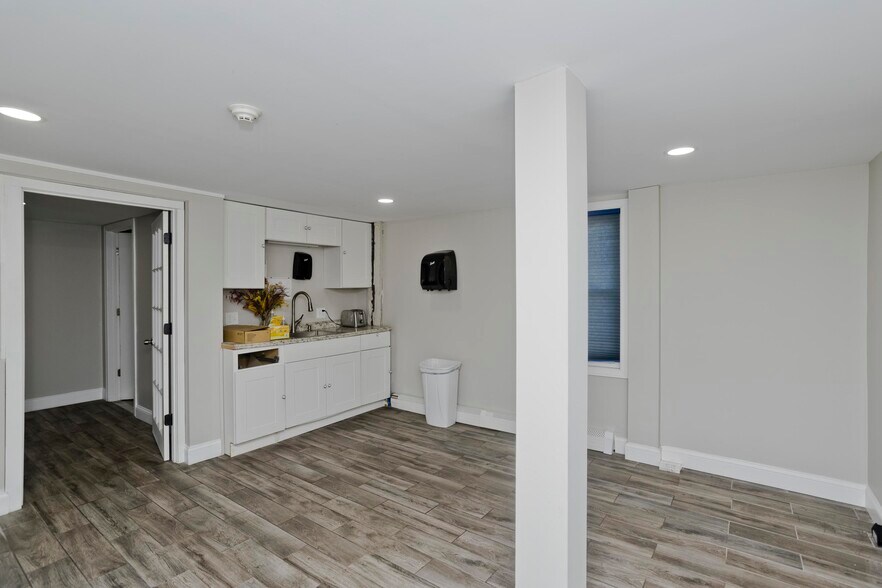 More Photos Of 16 Shaker Rd, East Longmeadow General Retail For Sale