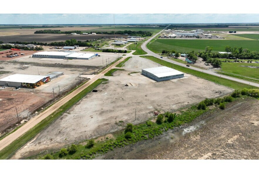 More Photos Of SE 241 SE 10 Ave, Great Bend Warehouse For Sale