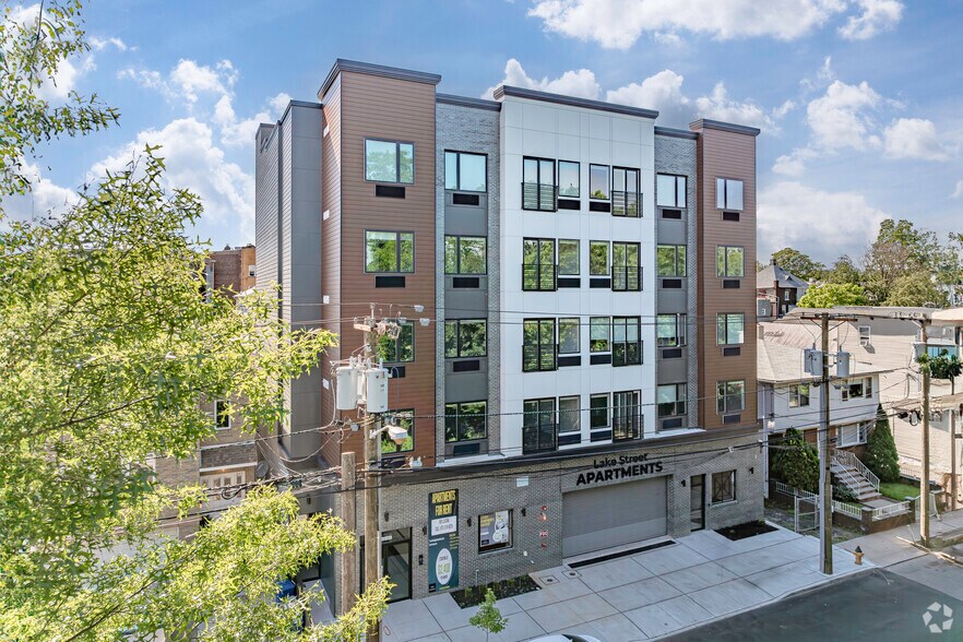 Primary Photo Of 313-315 Lake St, Newark Apartments For Sale