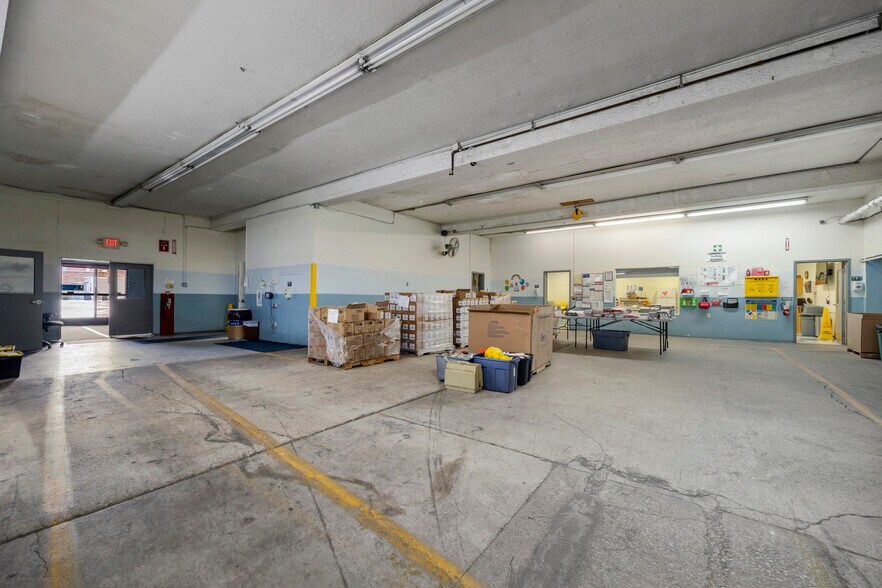 More Photos Of 419 W Market St, Sandusky Light Distribution For Sale