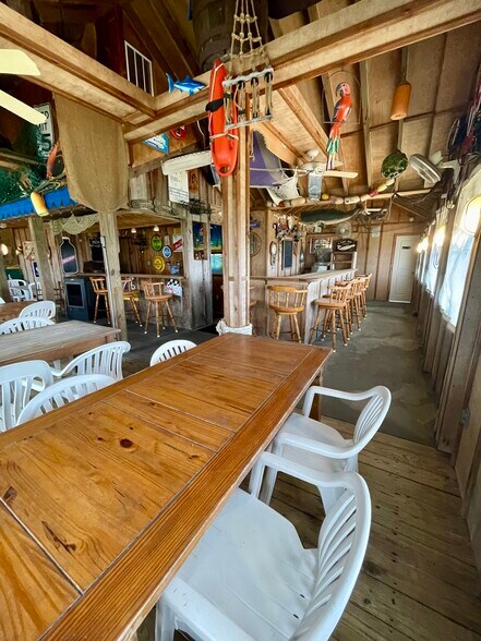 More Photos Of 25202 Island Pines Dr, Waves Restaurant For Sale