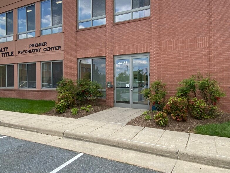 More Photos Of 44355 Premier Plaza, Ashburn Office For Sale