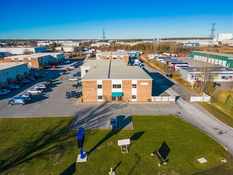 More Photos Of 590 Cataraqui Woods Dr, Kingston Flex For Sale