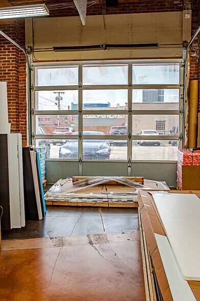 More Photos Of 1717 Oak St, Kansas City General Retail For Lease