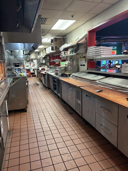 More Photos Of 11166 County Road 37 NE, Albertville Restaurant For Sale