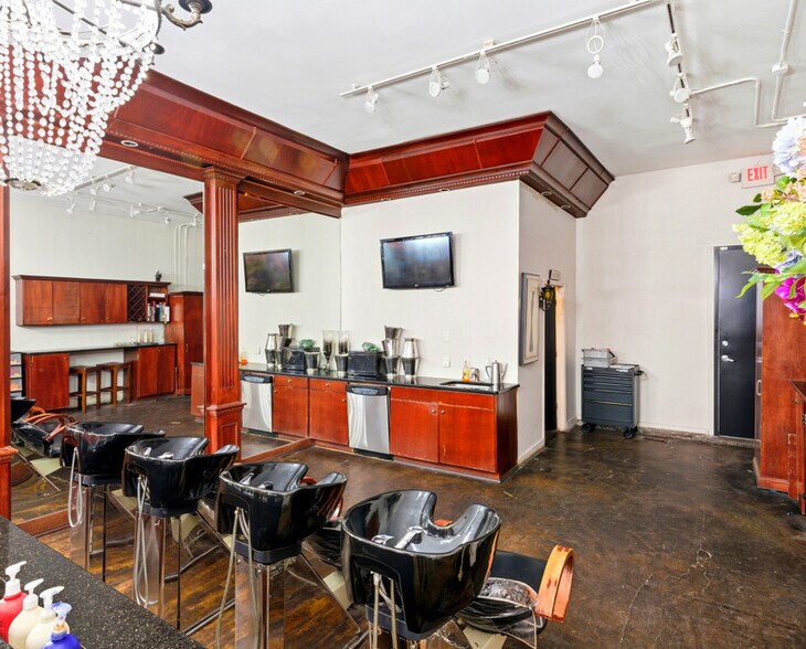 More Photos Of 321-323 Edgewood Ave, Atlanta Loft Creative Space For Lease