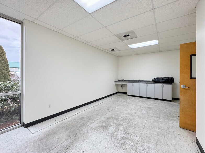 More Photos Of 301 Business Park Loop, Sequim Manufacturing For Lease