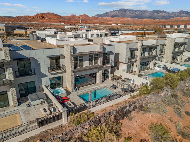 More Photos Of 2248 N Double Eagle Ln, Washington Specialty For Sale