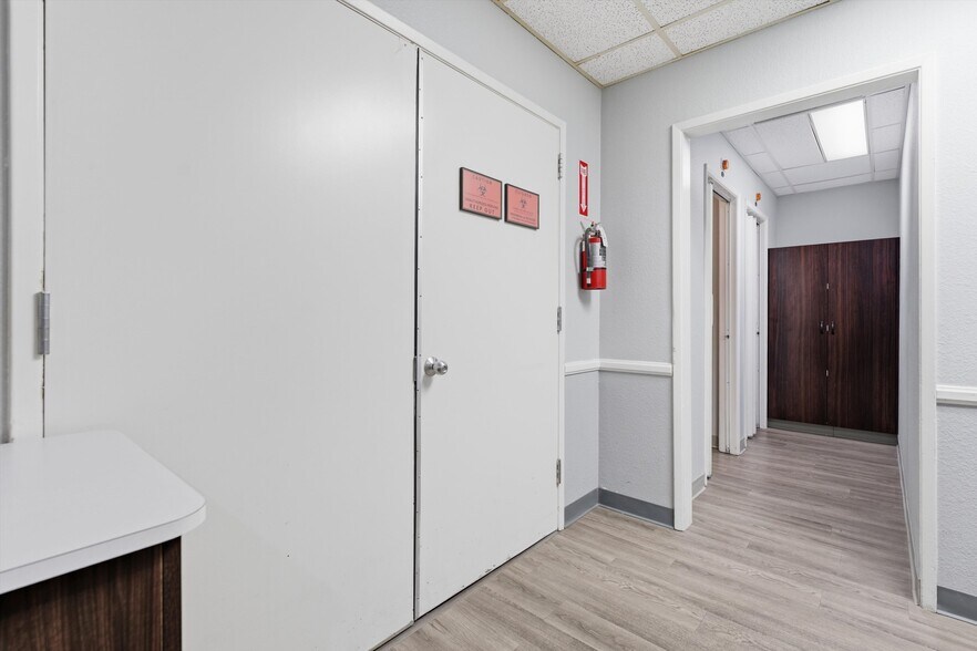 More Photos Of 44725 10th St W, Lancaster Medical For Sale
