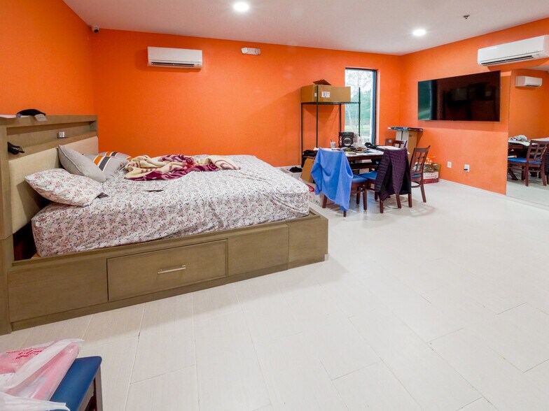 More Photos Of 1355 N Loop 336 E, Conroe Restaurant For Sale