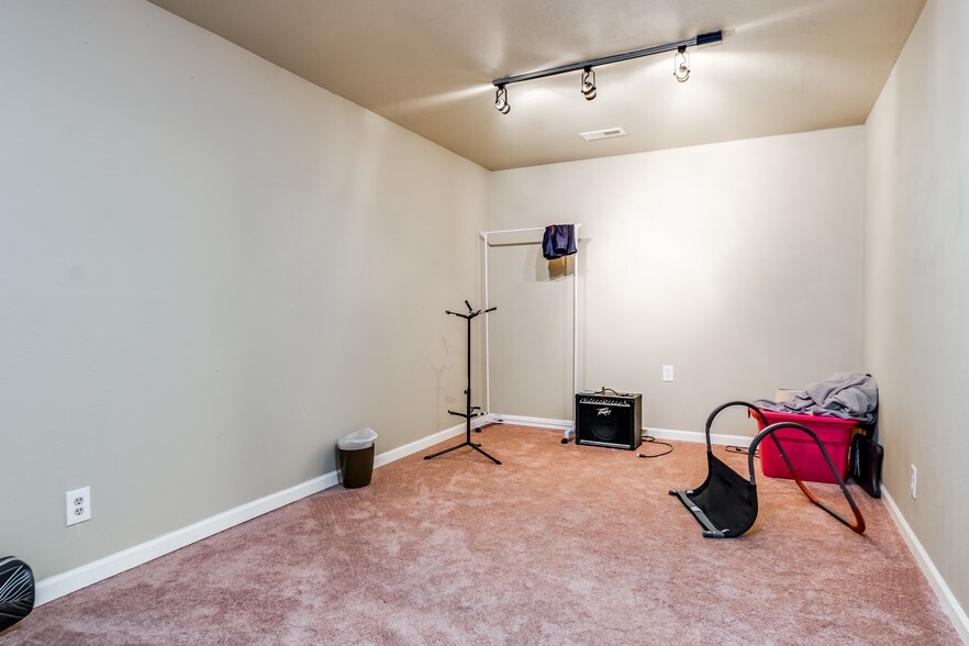 More Photos Of 40444 Bush Rd, Avondale Specialty For Sale