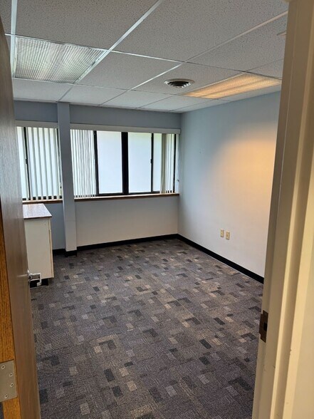More Photos Of 111 N Main St, Janesville Medical For Lease