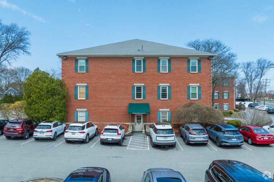 More Photos Of 3 Baldwin Green Cmn, Woburn Office For Sale