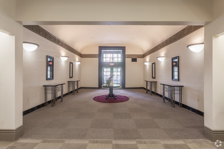 More Photos Of 323 W Lakeside Ave, Cleveland Office For Lease