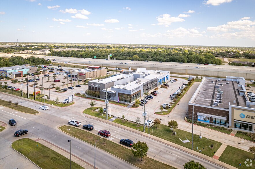 More Photos Of 3569 Business Center Dr, Pearland Storefront Retail Office For Lease