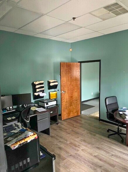 More Photos Of 100 Naamans Rd, Claymont Distribution For Lease