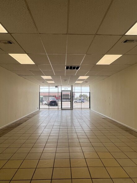 More Photos Of 1725-1733 Babcock Rd, San Antonio Unknown For Lease