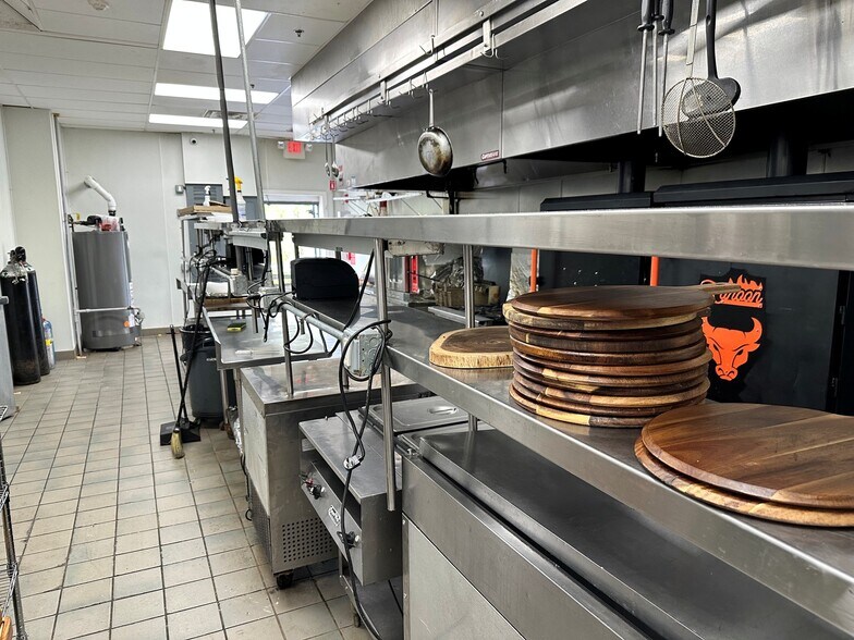 More Photos Of 738 Route 9, Fishkill Unknown For Lease