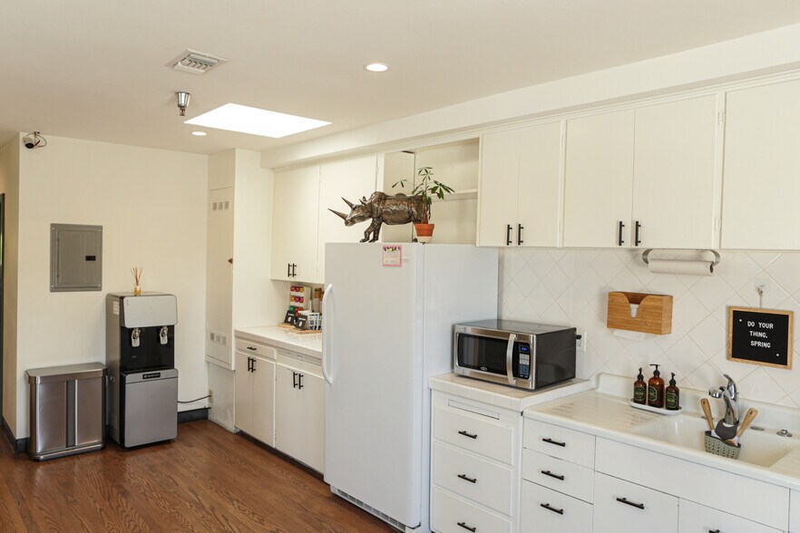 More Photos Of 440 E Route 66, Glendora Coworking Space