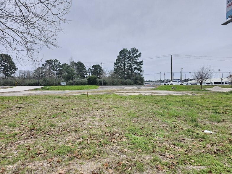 More Photos Of 819 E Main St, Tomball Land For Lease