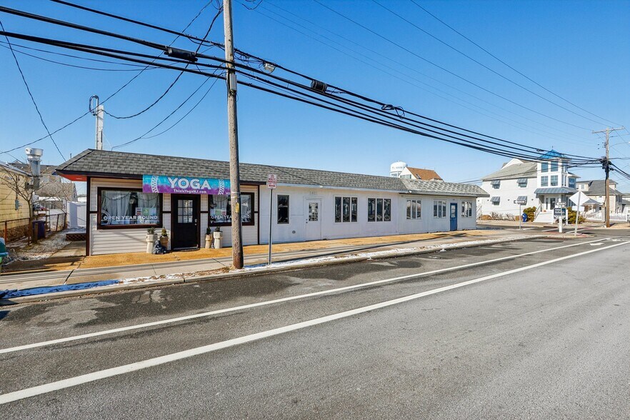 Primary Photo Of 1409 NW Central Ave, Seaside Park Freestanding For Sale
