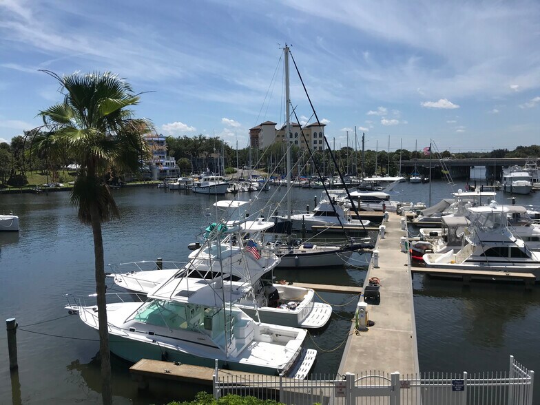 More Photos Of 2210 S Front St, Melbourne Office For Lease