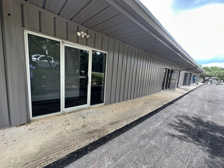 Primary Photo Of 691 La Buena Vista Dr, Wimberley Warehouse For Lease