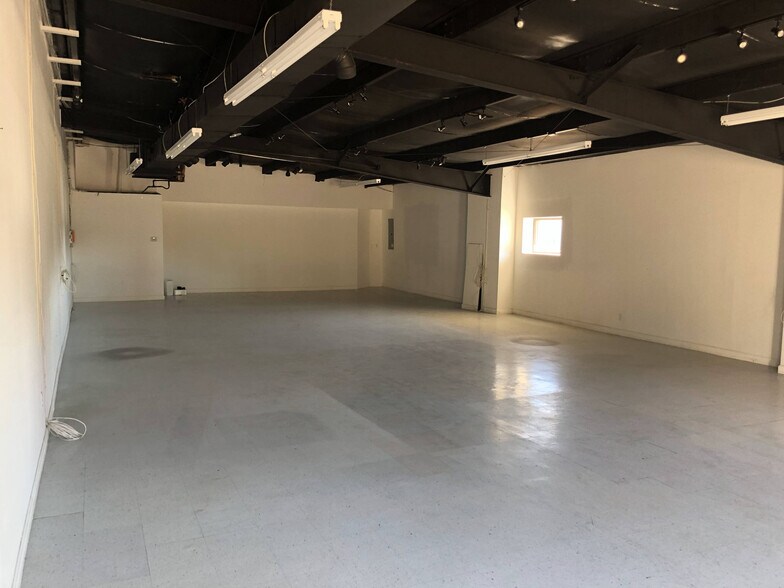 More Photos Of 2016 N Westwood Blvd, Poplar Bluff Freestanding For Sale