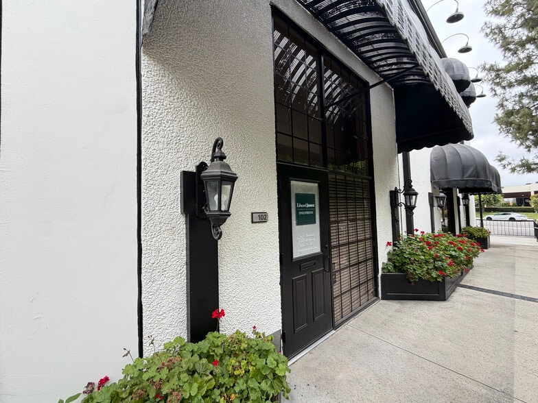 More Photos Of 19350 Business Center Dr, Northridge Storefront Retail Office For Lease