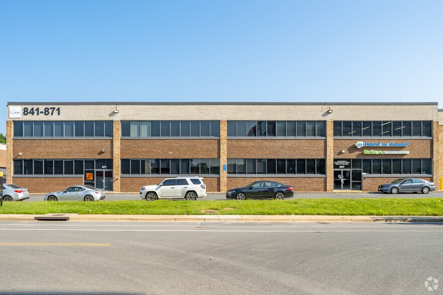 More Photos Of 901-929 S Pickett St, Alexandria Unknown For Lease