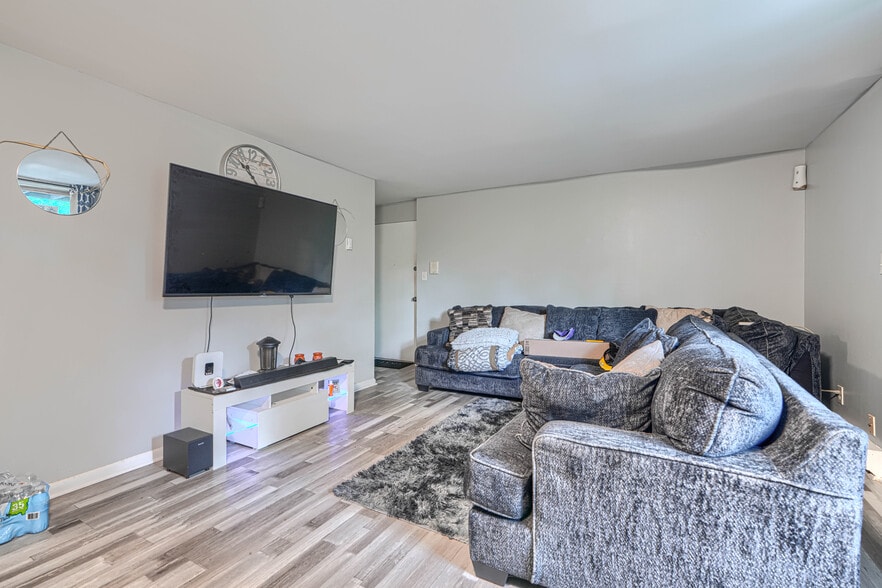 More Photos Of 5461 Cedonia Ave, Baltimore Apartments For Sale